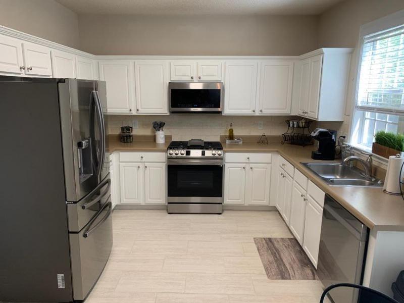 Enjoy This Amazing Home With Porch & Grill Near Dt Woodstock Chambre photo