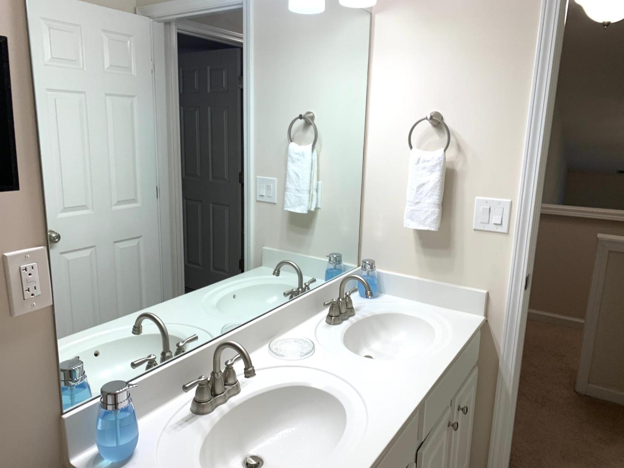 Enjoy This Amazing Home With Porch & Grill Near Dt Woodstock Chambre photo